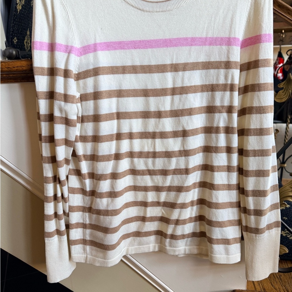 J.McLaughlin Lightweight Sweater. Size S Long Sleeves.Few small imperfections - Picture 2 of 9